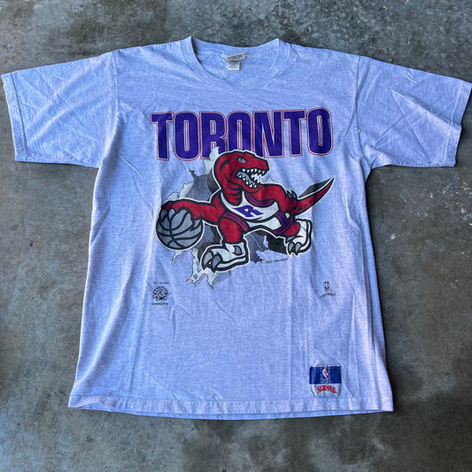 Vintage 1994 Toronto Raptors Break Through Nutmeg T shirt XL